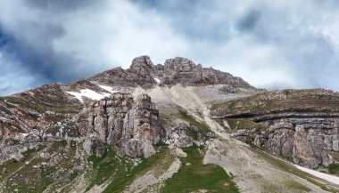 mount oshten, yola oshten views