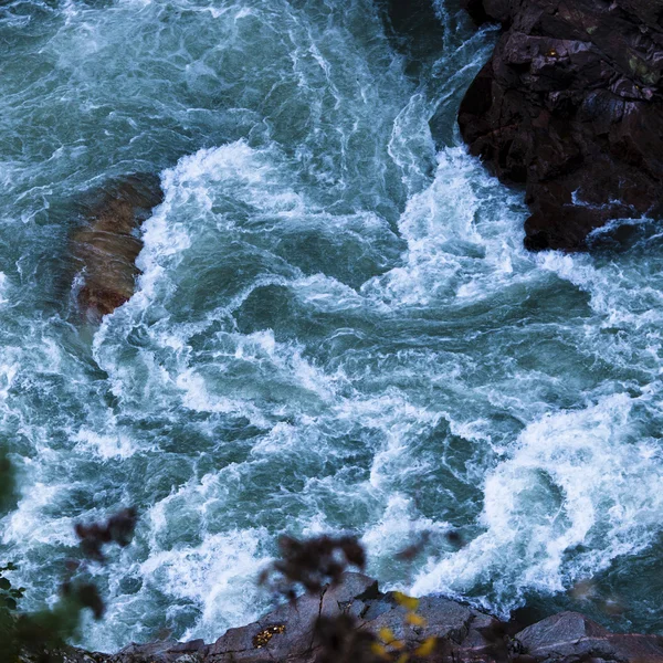 Cheile de granit ale râului Alb — Fotografie, imagine de stoc