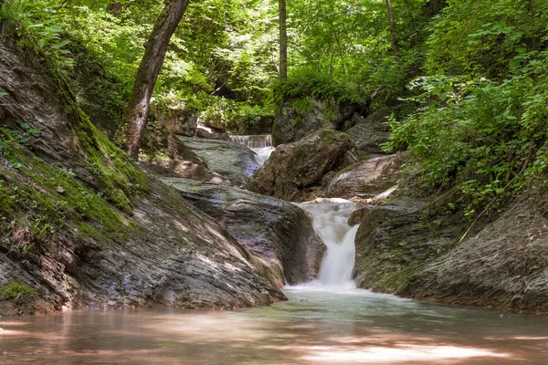 Tropische waterval — Stockfoto