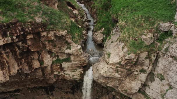 Beautiful view of Tobot waterfall. Caucasus mountains. Aerial View of the Tobot Waterfall. Most popular natural landmark. 10 bit Video — стокове відео