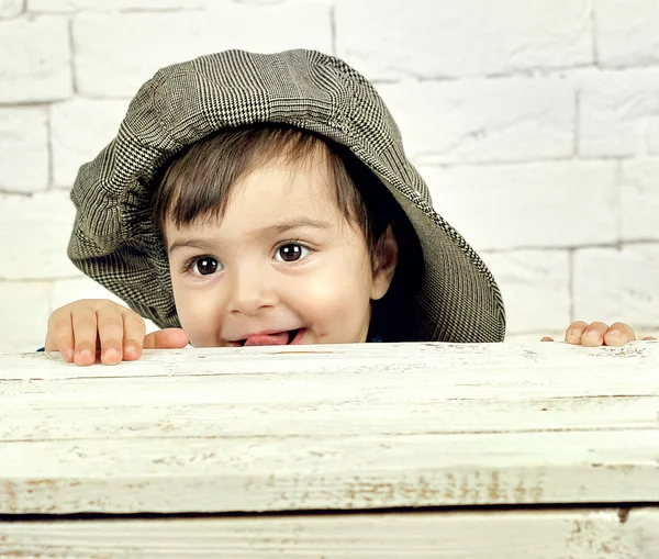 Little caucasian girl surprised — Stock Photo, Image