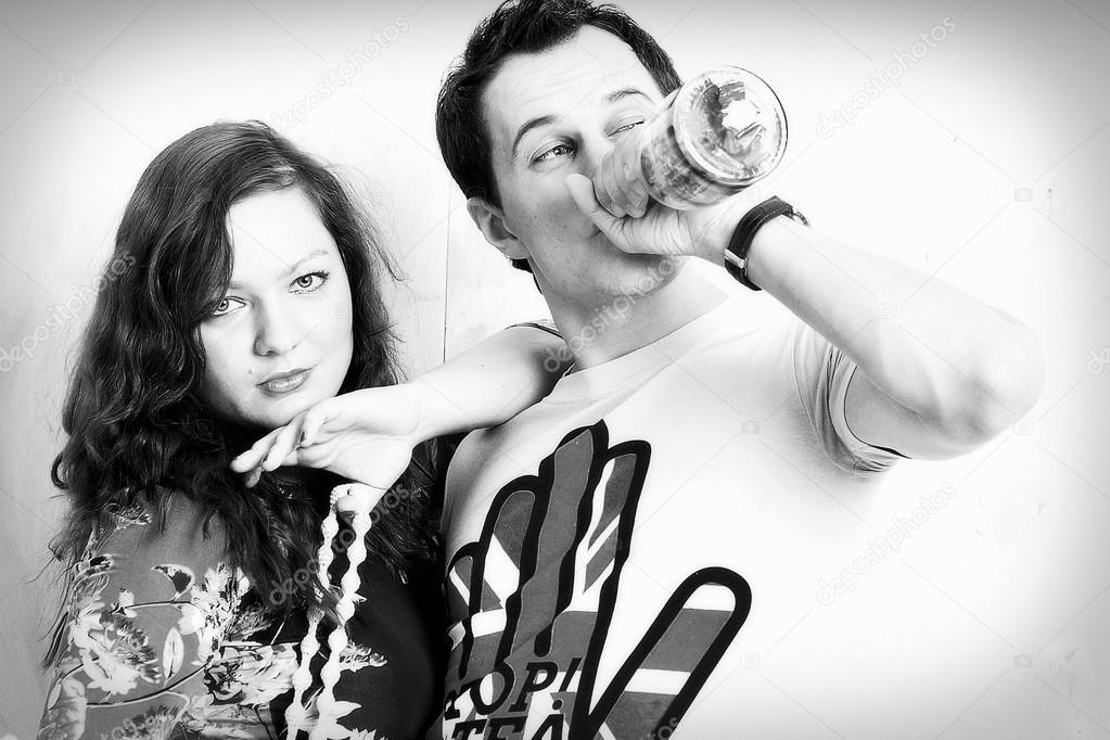 moyu-foto-devushek-cherno-belie-s-alkogolem-onlayn-pornuhu