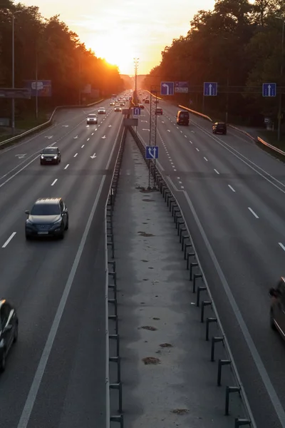 Переміщення Автомобілів Автомагістралі Під Час Заходу Сонця Дорожній Рух Заході — стокове фото