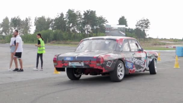 Drift Car Volga Gaz Van Het Nanoprotect Team Chauffeur Onbekend — Stockvideo