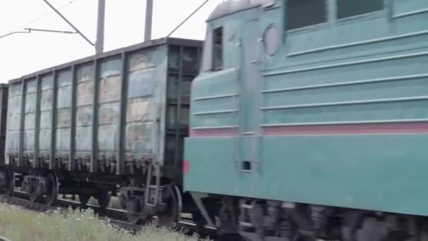 Tren Istasyonu Tren Istasyonu Eski Yük Treni Tren Istasyonuna Varmıştı — Stok video