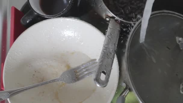 Necesario Lavar Los Utensilios Cocina Lavabo Una Pila Platos Sucios — Vídeos de Stock