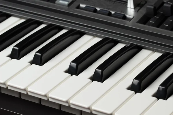 Elektronik piyano klavye
