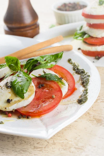 Caprese salatası