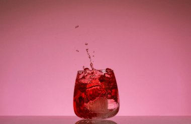 Kokteyl damlaları yakın çekim