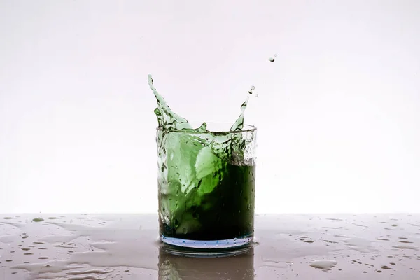 Damlası Yeşil Kokteyl — Stok fotoğraf