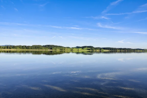 Niemcy, jezioro forgensee — Zdjęcie stockowe