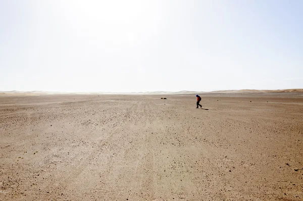 Maroko, údolí draa, trekker — Stock fotografie