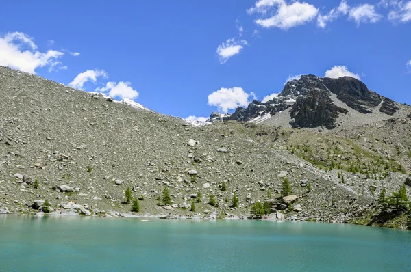 Włochy (dolinę Ayas) Lago Blu — Zdjęcie stockowe