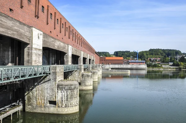 Kraftwerk an der Donau (Passau, Deutschland) — Stockfoto