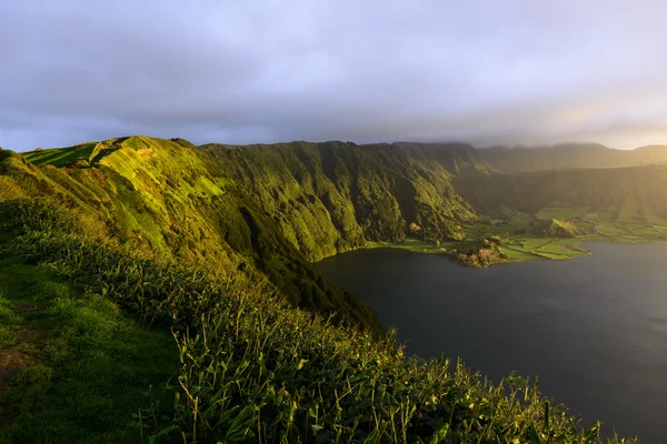 Lagoa Azul, lake in a crater, Azores archipelago (Portugal) — Stock Photo, Image