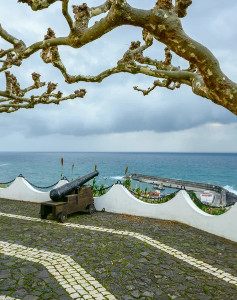 Kanonnen in lajes das flores, Azoren-archipel (portugal) — Stockfoto