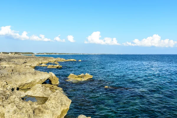 Strand van punta prosciutto, Apulië (Italië) — Stockfoto