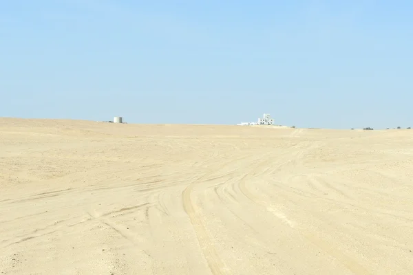 Castillo entre dunas de arena, Muqshin (Omán ) —  Fotos de Stock