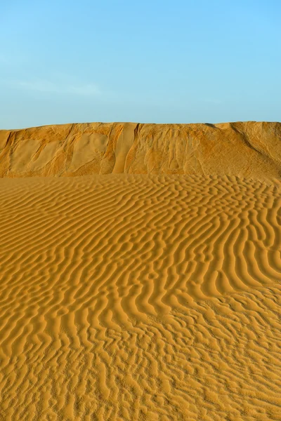Dunas de areia no deserto de Rub al-Khali (Omã ) — Fotografia de Stock