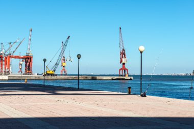Pier Vinçler Harbor, lisbon (Portekiz ile)