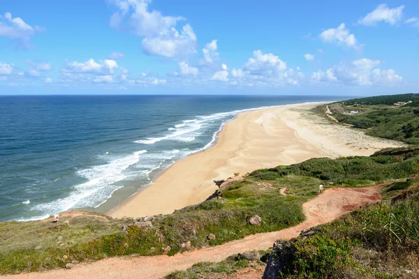 Praia norte, Nazaré (portugal) Rechtenvrije Stockafbeeldingen