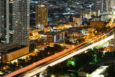 Bangkok, Tayland - 20 Ekim 2020: Gece sokakları ve Bangkok 'un ışıkları