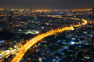 Bangkok, Tayland - 20 Ekim 2020: Gece sokakları ve Bangkok 'un ışıkları