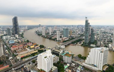 Bangkok, Tayland - 22 Ekim 2020 Başkent Tayland 'ın gündüz ve mavi gökyüzünün manzarası