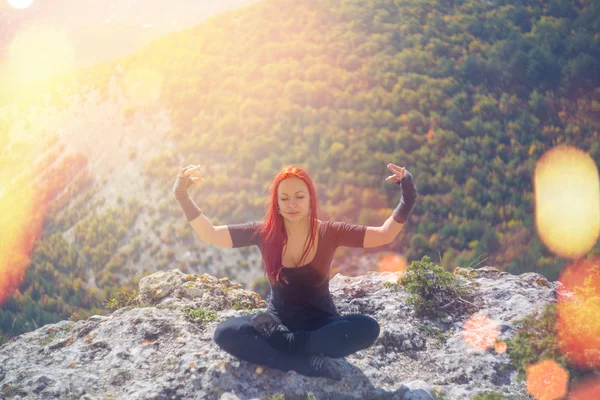 Mulher em meditação — Fotografia de Stock