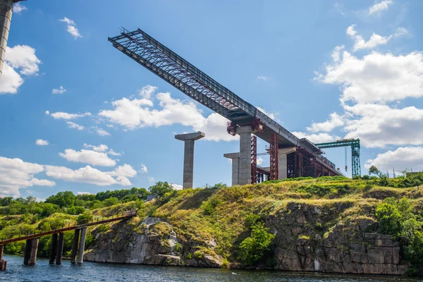 Construction of the bridge over the Dnipro — Stock Photo, Image