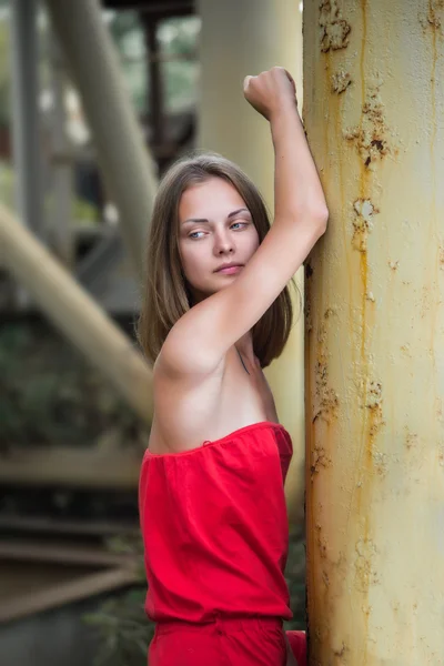 Frau in Rot — Stockfoto