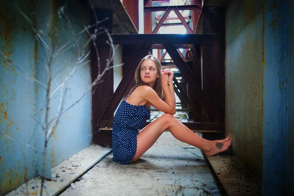 kısa bir sundress kız