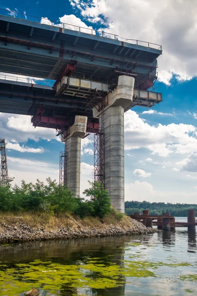 Construction of the bridge — Stock Photo, Image