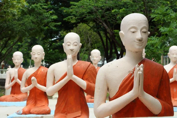Rzeźba mnichów w świątyni Tajlandia Zdjęcia Stockowe bez tantiem