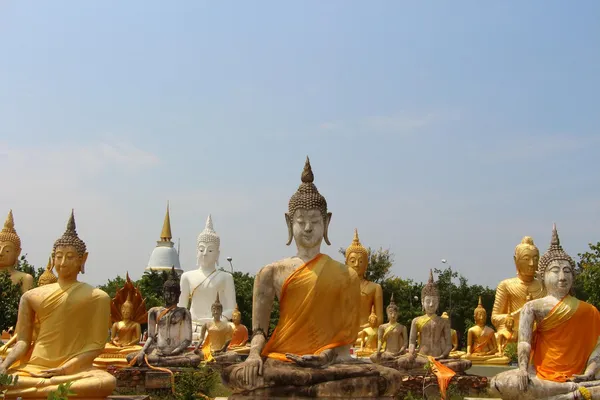 Buddha statue outdoor — Stock Photo, Image