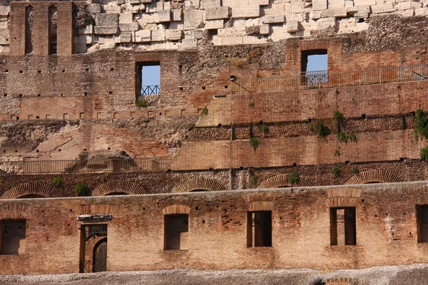 Antické ruiny Koloseum — Stock fotografie