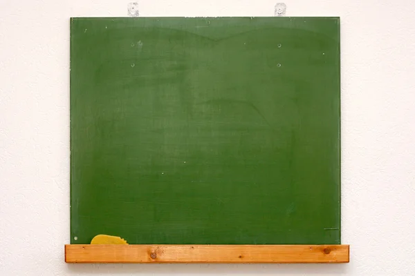 Green blank chalkboard — Stock Photo, Image