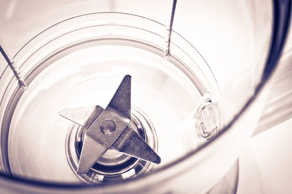 Blade blender