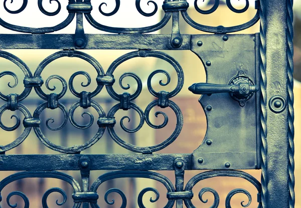 Old iron gate — Stock Photo, Image