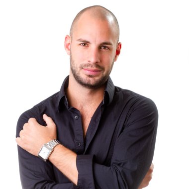 siyah tişörtlü adam