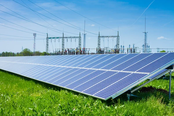 Solar panels with blue sky — Stock Photo, Image