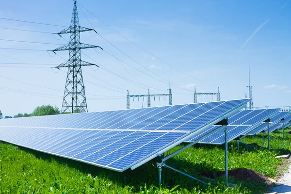 Solar panels with blue sky — Stock Photo, Image