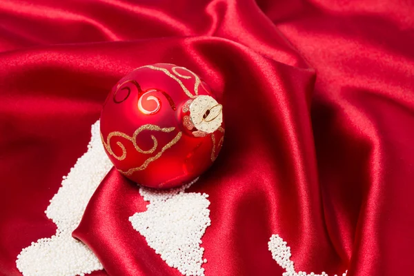 Bola de Navidad decorando con azúcar como nieve — Foto de Stock