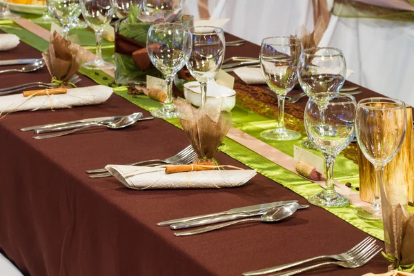 Düğün yemeği için masa hazır. — Stok fotoğraf