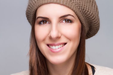 şapkalı güzel kız