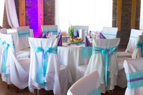 Sillas de boda con decoración — Foto de Stock