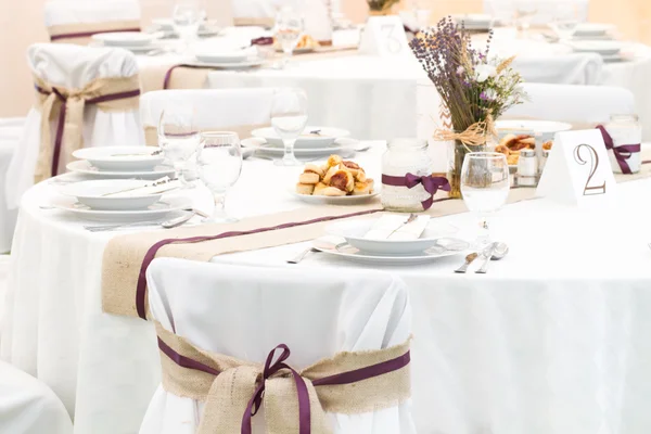 Table de mariage avec décorations — Photo