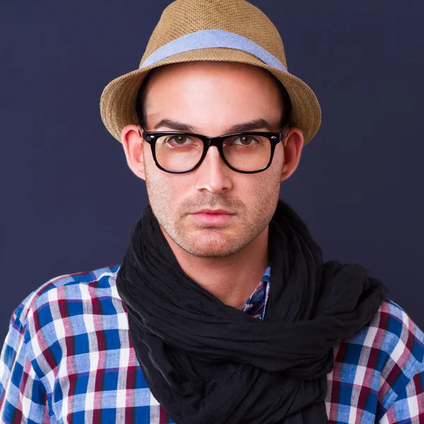 Fashion man wearing scarf and hat — Φωτογραφία Αρχείου
