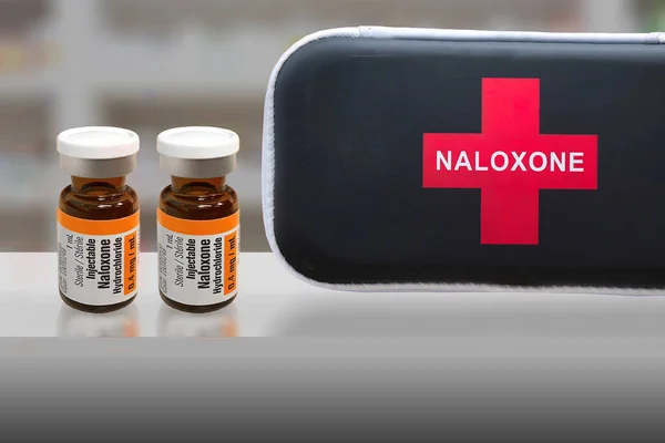 Naloxon Kit Několika Injekčními Lahvičkami Lékárně — Stock fotografie