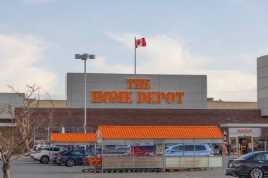Calgary, Alberta, Kanada. 30 Nisan 2022. Bir Home Depot mağazası ev geliştirme perakendecisi inşa ederek araç gereç, inşaat ürünleri, ev aletleri ve hizmetleri sağlar.